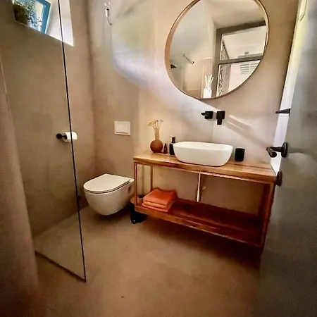 Family-sized Renovated Istrian House W/lavand Field - 20min From Rovinj. *