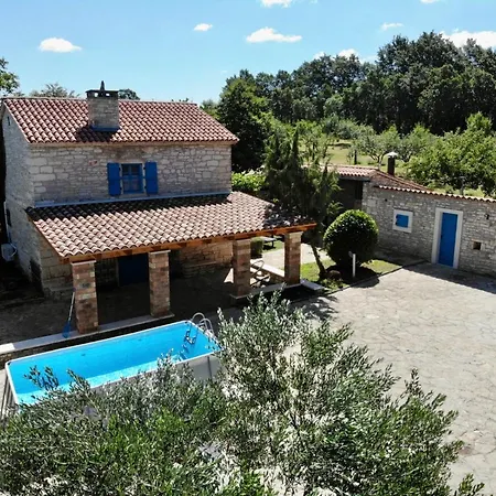 Nyaraló Family-sized Renovated Istrian House W/lavand Field - 20min From Rovinj. *