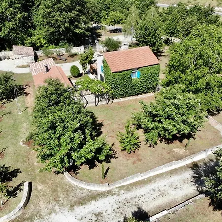 Family-sized Renovated Istrian House W/lavand Field - 20min From Rovinj. Nyaraló *