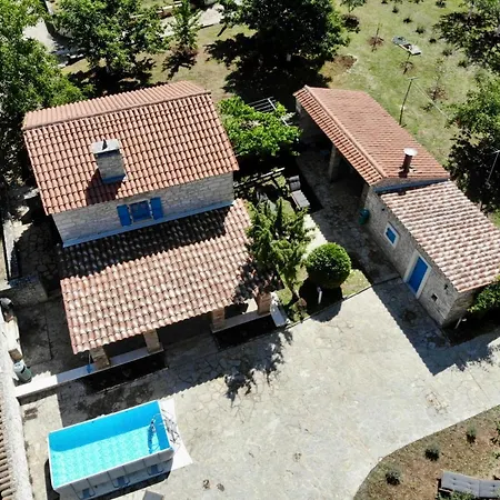 Family-sized Renovated Istrian House W/lavand Field - 20min From Rovinj. Žminj