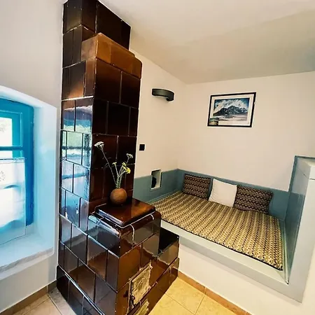Family-sized Renovated Istrian House W/lavand Field - 20min From Rovinj.