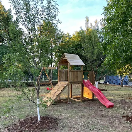 Family-sized Renovated Istrian House W/lavand Field - 20min From Rovinj.