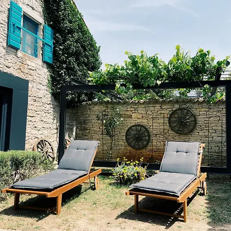 Tatil Evi Family-sized Renovated Istrian House W/lavand Field - 20min From Rovinj. Žminj